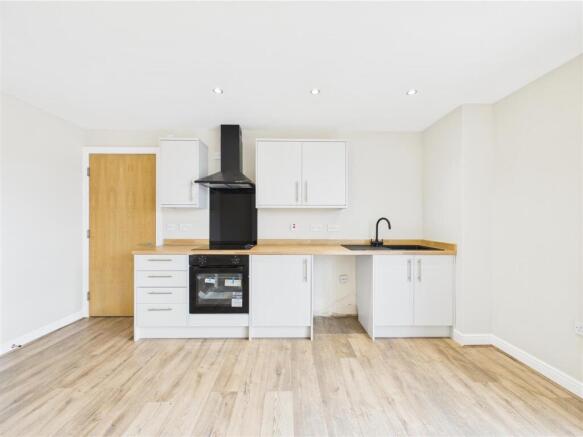 Studio to rent Image 6