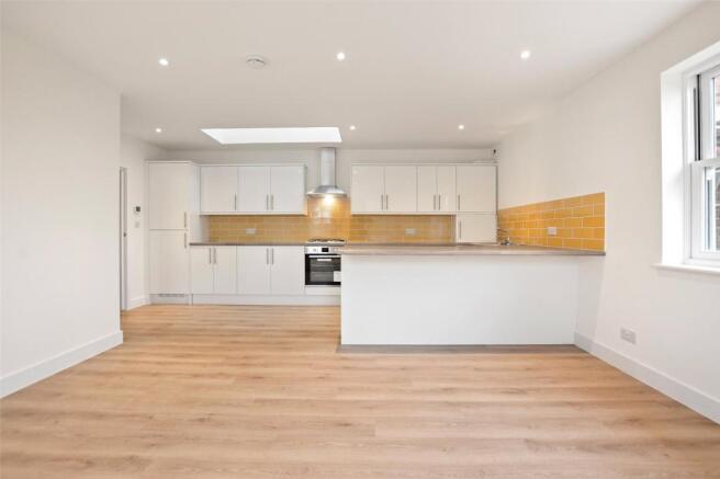 Kitchen & Lounge (3)