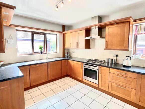 kitchen 8.jpg