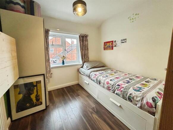 Extra Bedroom.jpg