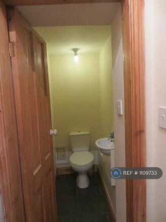 2 bed End of Terrace to rent Image 5