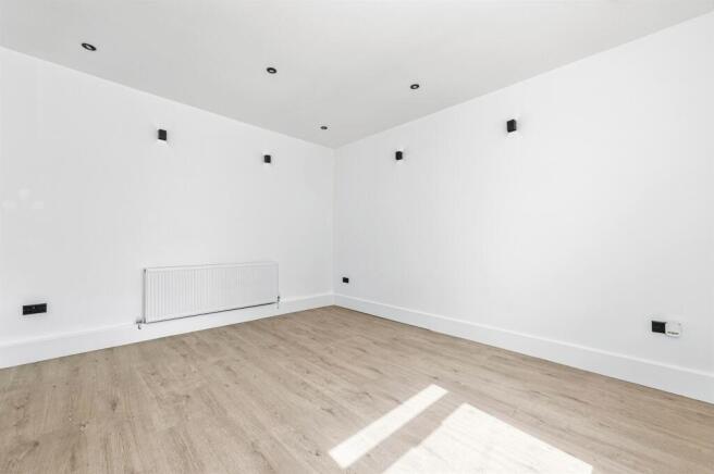 2 bed Terraced for sale Image 7