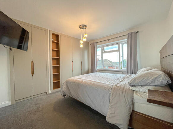 14 Marshall Close - Bed 1
