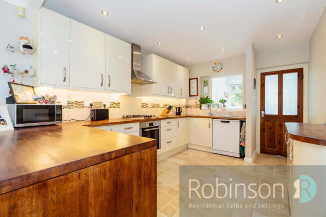 38 Lambourne Drive-13