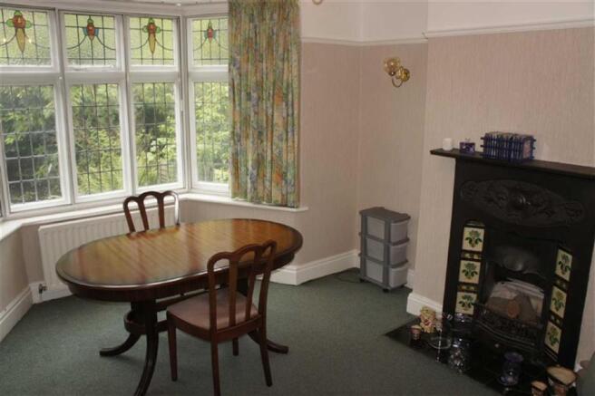 Front Sitting Room/ 