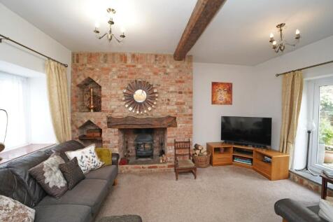 Cricklade Road, Highworth, SN6 7BL