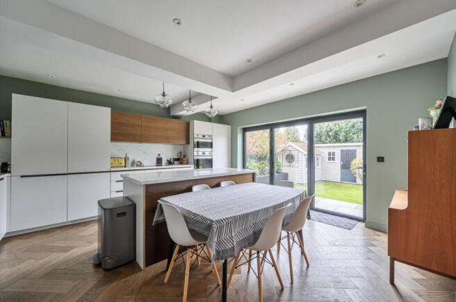 1437652-22-69cbc5...