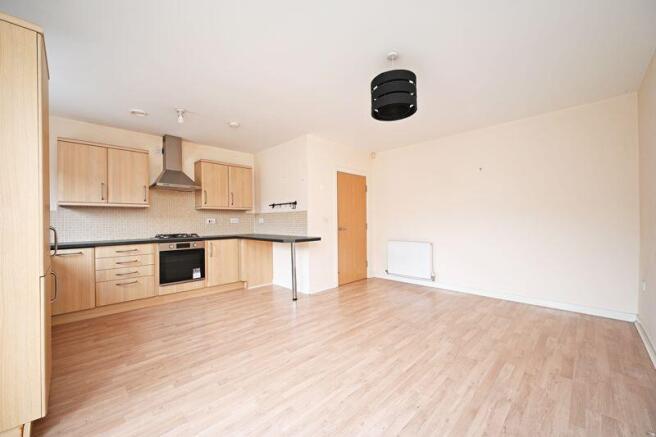 2 bed Apartment to rent Image 11