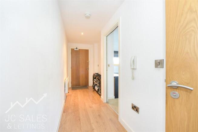 1 bed Flat for sale Image 8