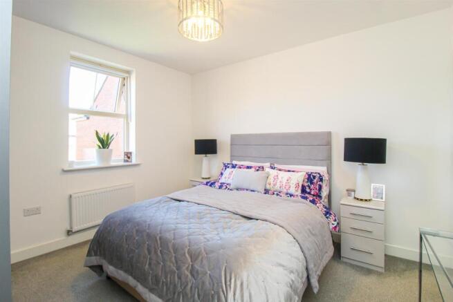 4 bed Detached for sale Image 9