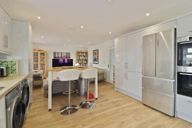 4 bed Detached Bungalow for sale Image 5