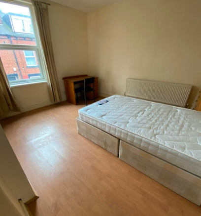 4 bed Semi-Detached to rent Image 4
