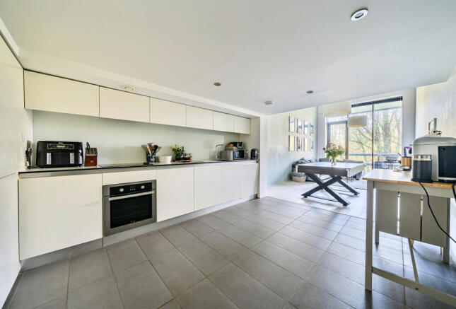 1436281-5-69ce31a...