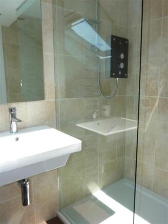 bedroom 1 en-suite