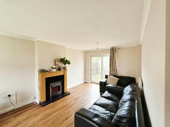 3 bed End of Terrace to rent Image 4