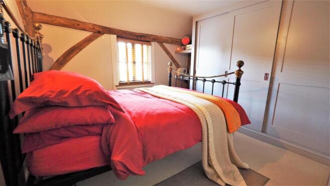 Bed1.jpg