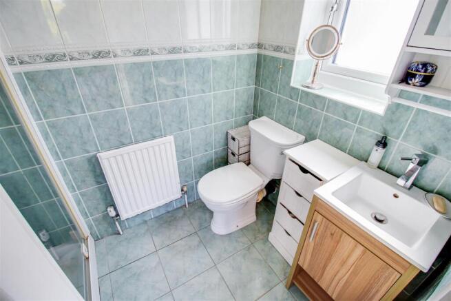 4 bed Detached for sale Image 10