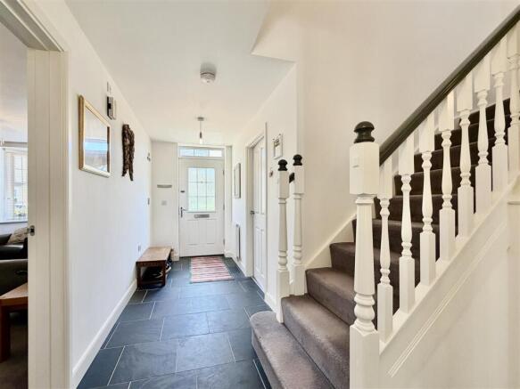 4 bed Detached for sale Image 9