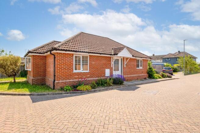 2 bedroom Detached Bungalow for rent