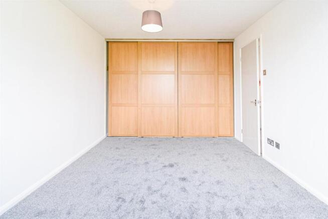 3 bed Semi-Detached to rent Image 9