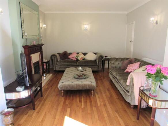 Extended Lounge