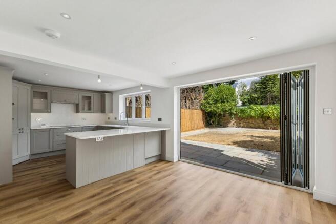 Kitchen/B'fast Room