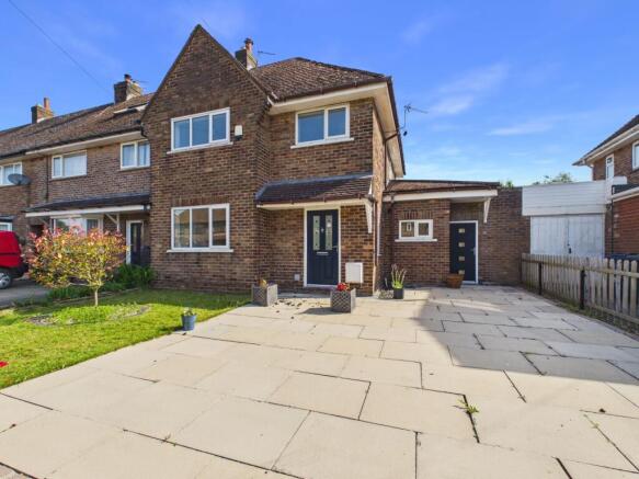 3-bed semi-detached on Highsands Avenue, Rufford, L40, £265,000