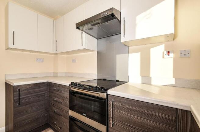 2-bed terraced on Spruce Drive, Bicester, OX26, £290,000