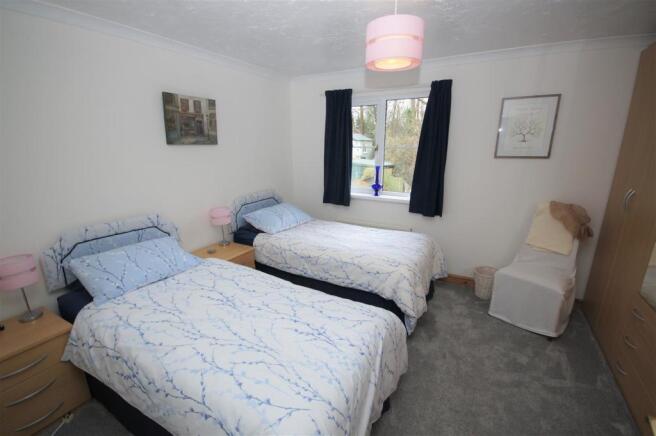 Bedroom 2.JPG