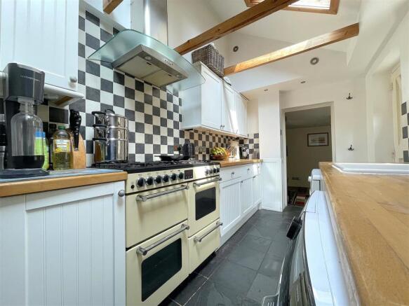 Kitchen (3).jpeg
