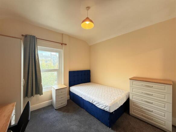 Bed 1.JPG
