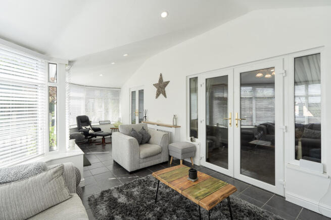 5 bed Detached for sale Image 10