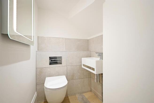 2 bed Apartment for sale Image 12