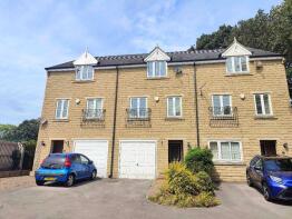 9, Larkfield Court, Brighouse HD6 1AW