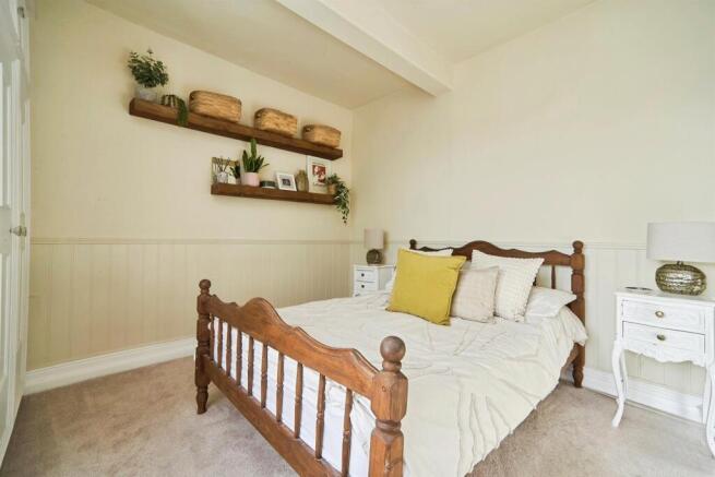 2 bed Terraced for sale Image 9