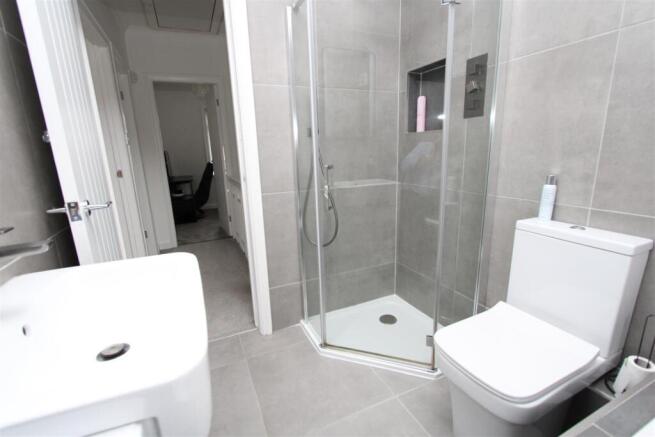 3 bed Town House for sale Image 11
