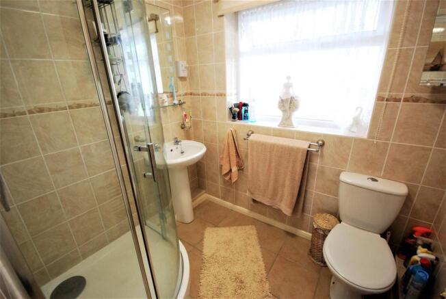 SHOWER ROOM: