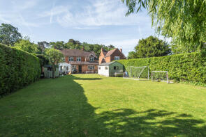 Elmside, Seale Lane, Farnham GU10 1LF