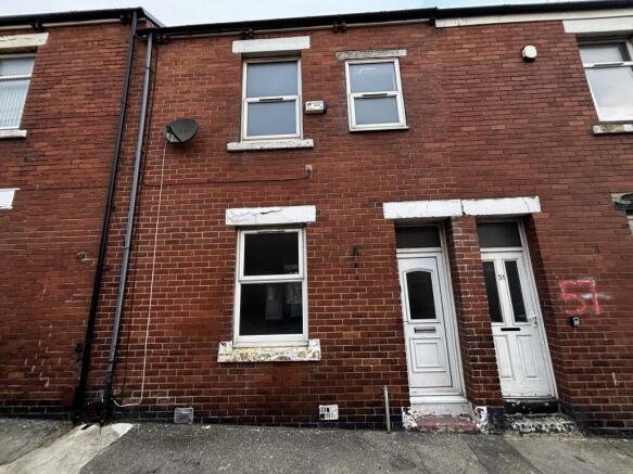 Three bed terraced house to rent