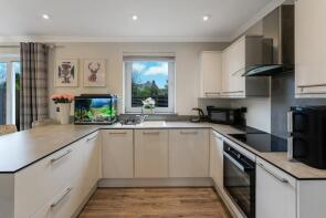 10, Pollick Avenue, Glasgow G78 4AE