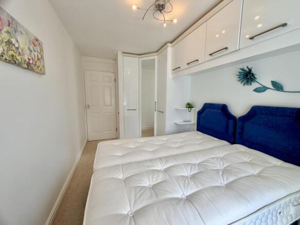 2 bed Apartment for sale Image 7