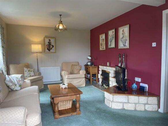 Sitting Room  17'11" x 11'1"