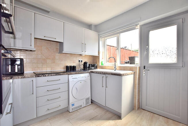 3 bed Terraced for sale Image 6