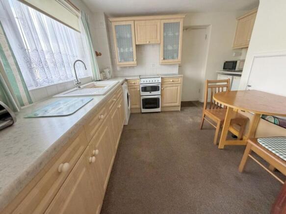 Verity Crescent, Canford Heath, Poole, BH17 photo 3
