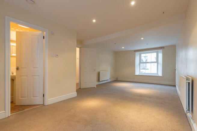 Dining Area/Sitti...