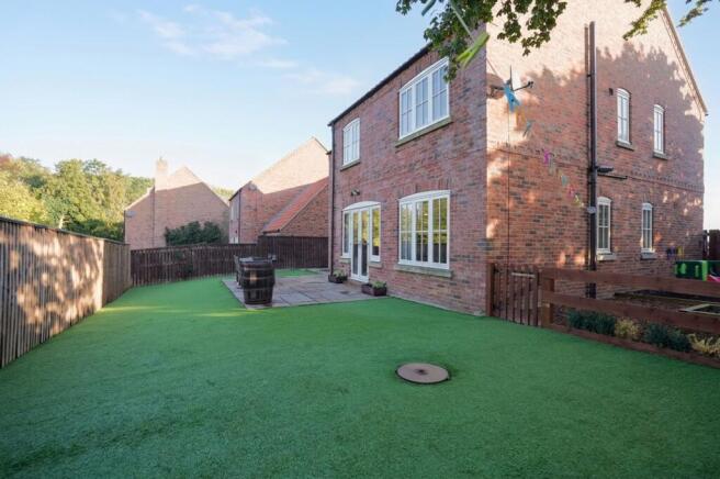 Dovecote Close, Snitterby, DN21 photo 2