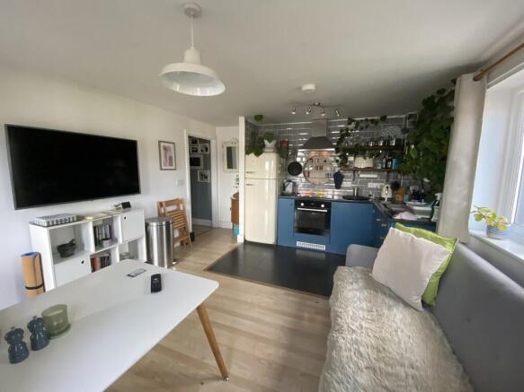 kitchen lounge