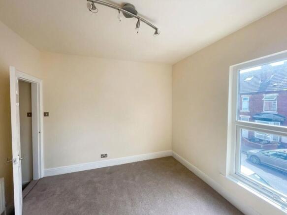 2 bed Terraced to rent Image 9