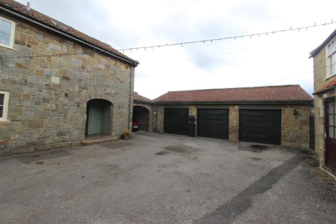Garage (centre)
