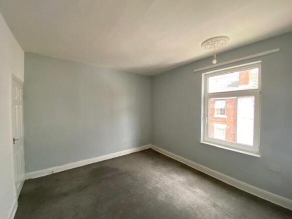 2 bed End of Terrace to rent Image 5